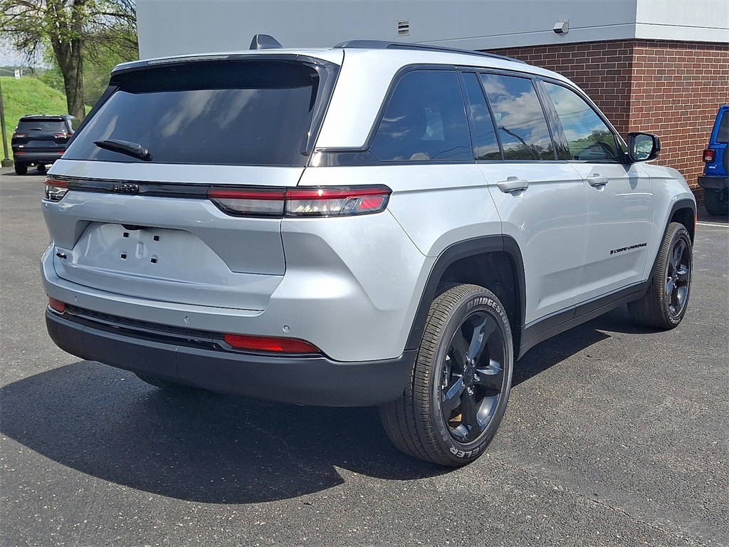 2025 Jeep Grand Cherokee Altitude photo 6