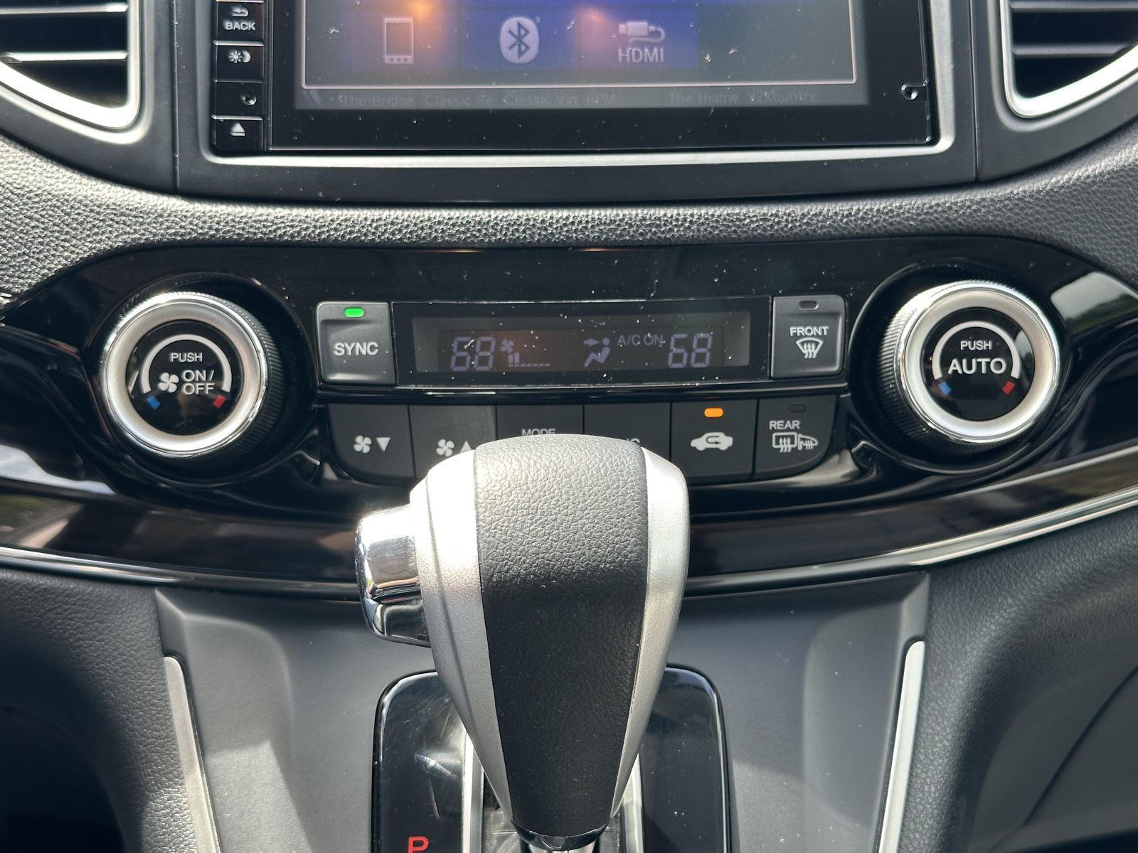 2016 Honda CR-V Touring photo 19