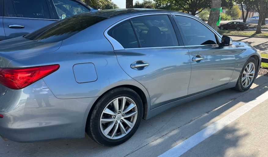 2015 Infiniti Q50 Premium photo 3
