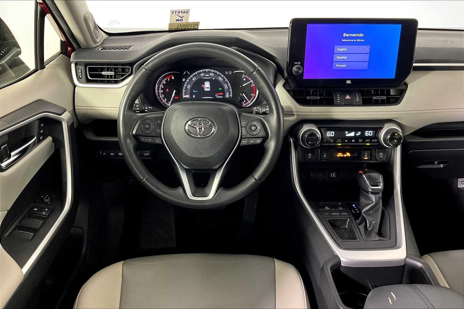 2023 Toyota RAV4 XLE Premium photo 5