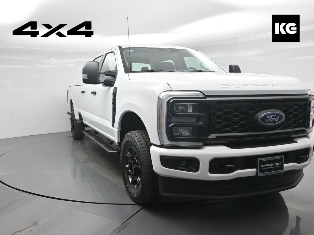 2026 Ford F-350 Super Duty XL's photo