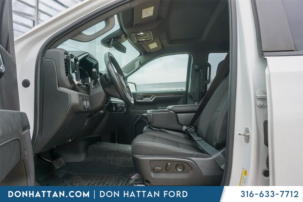 2019 Nissan Frontier SL photo 3