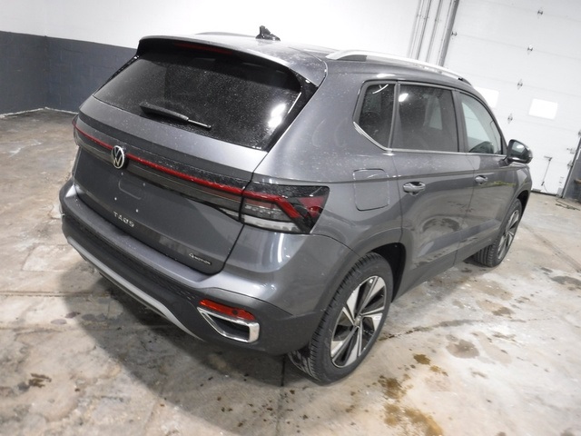 2025 Volkswagen Taos SE photo 9