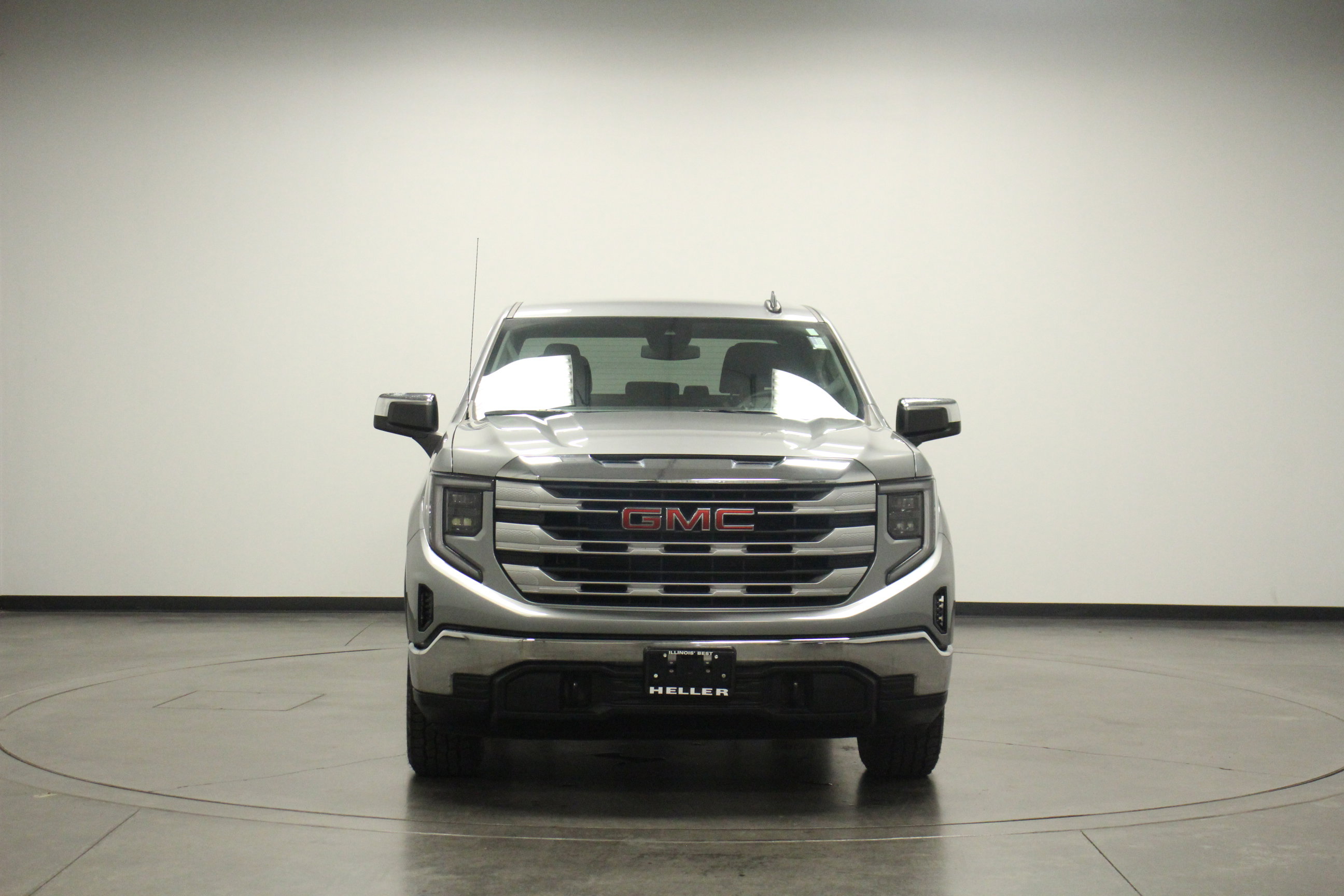 2024 Gmc Sierra 1500 SLE photo 2