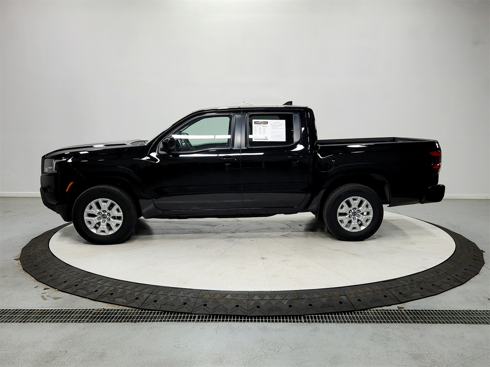 2023 Nissan Frontier SV photo 4