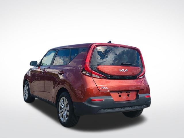 2022 Kia Soul LX photo 2