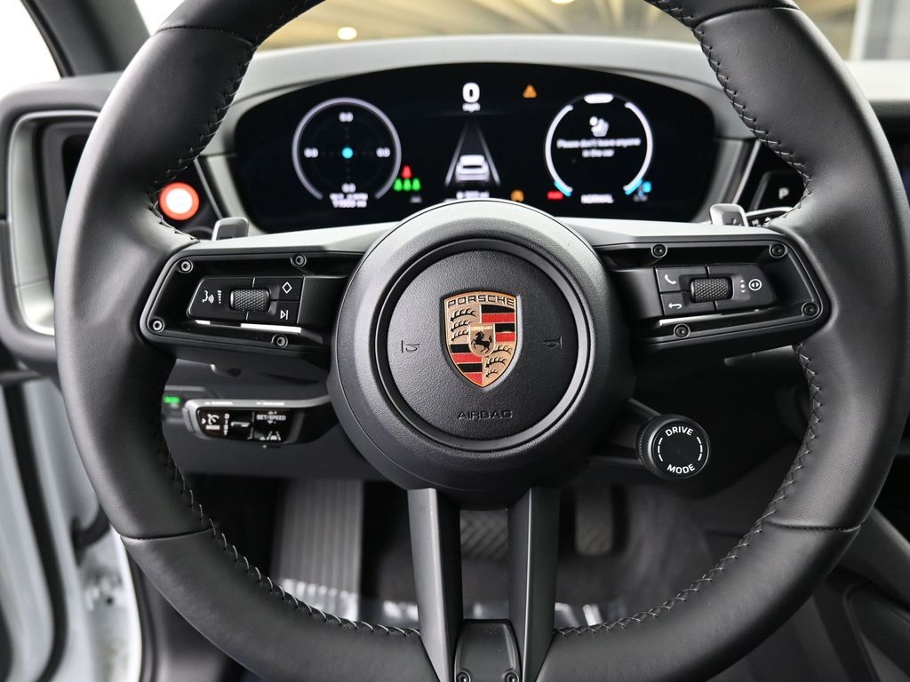 2024 Porsche Cayenne Base photo 24