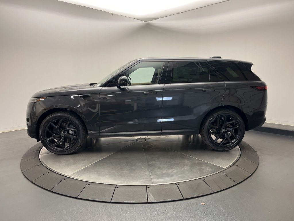 2025 Land Rover Range Rover Sport SE photo 3