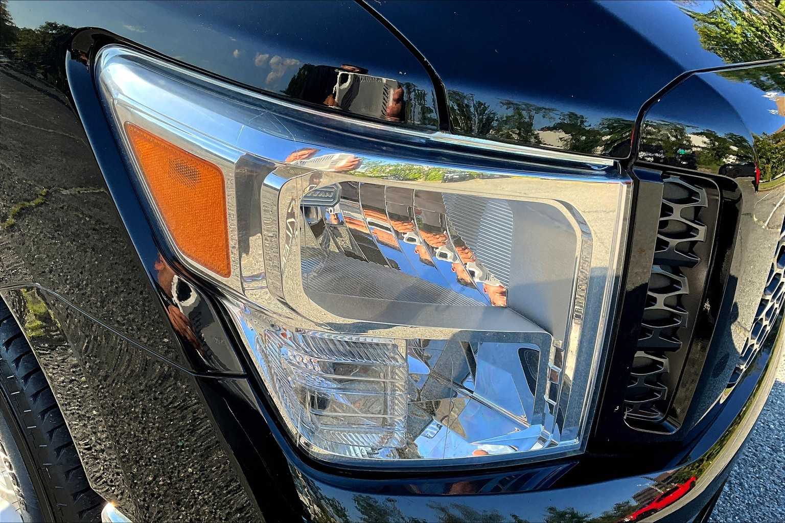 2019 Nissan Titan SV photo 26