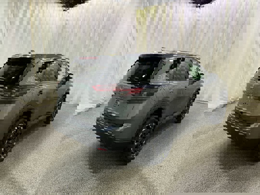 2026 Nissan Rogue SV photo 4