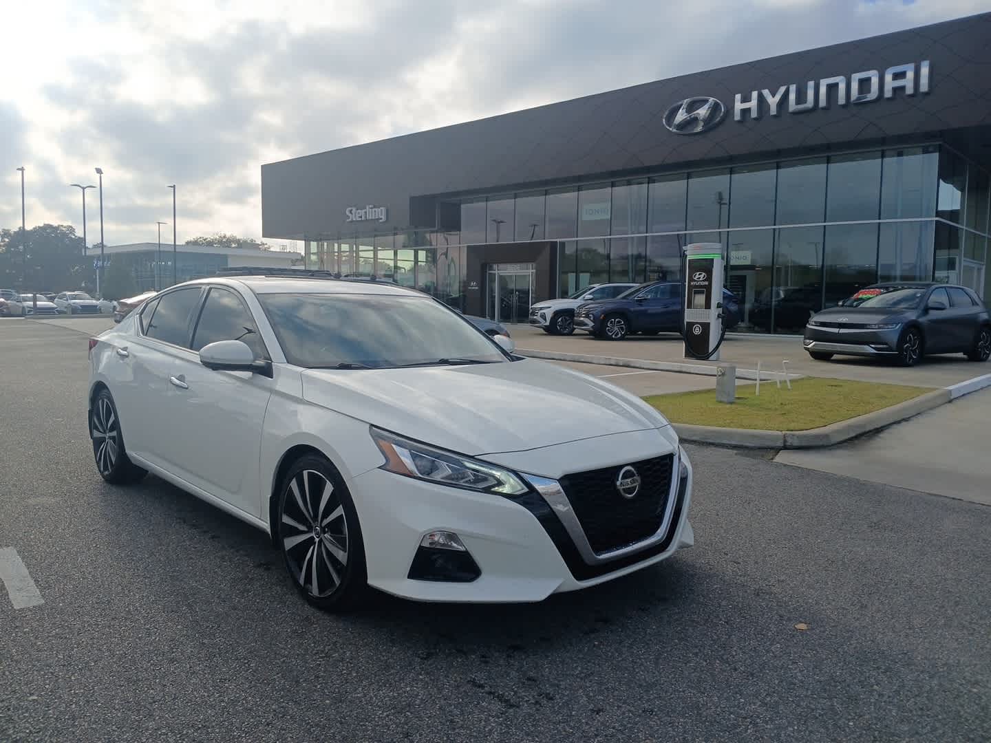 2019 Nissan Altima Platinum's photo