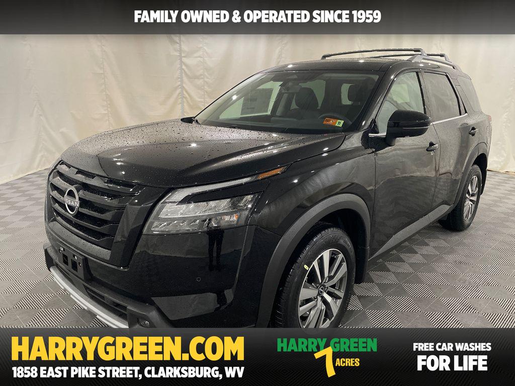 2025 Nissan Pathfinder SL's photo