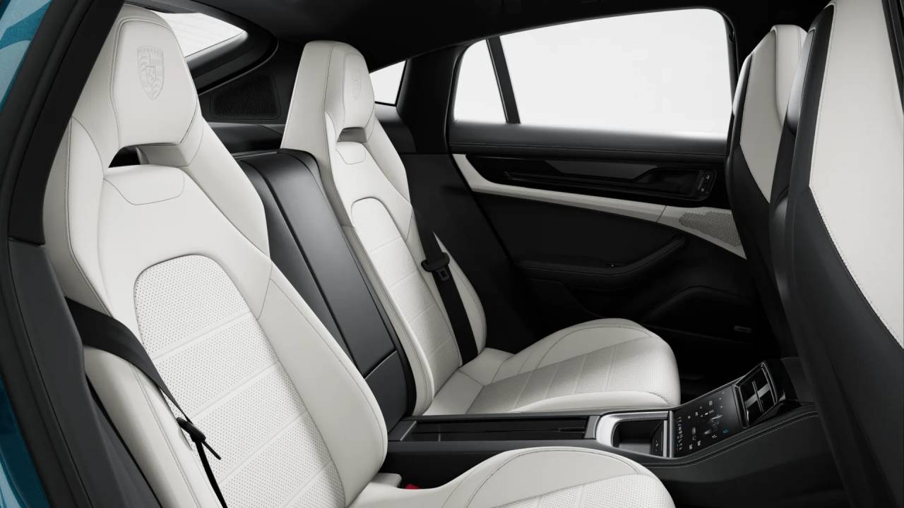 2026 Porsche Panamera 4 E-Hybrid photo 9