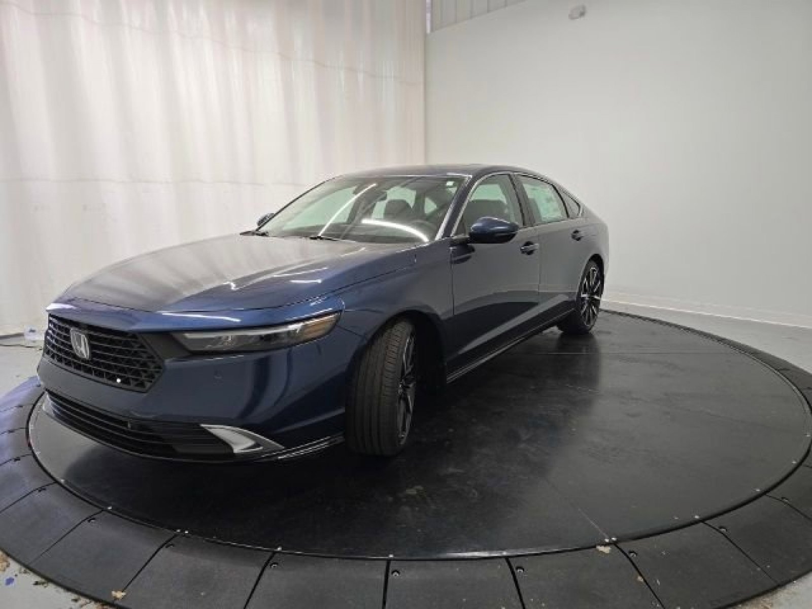 2025 Honda Accord Hybrid Touring photo 11