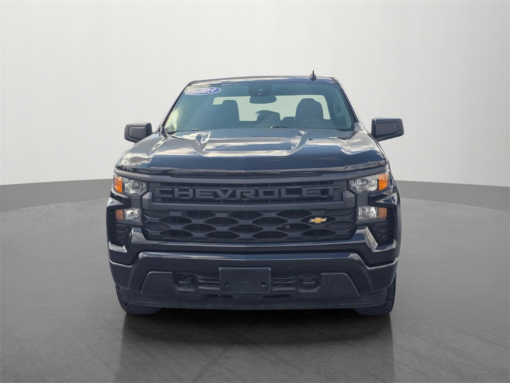 2023 Chevrolet Silverado 1500 Custom photo 2