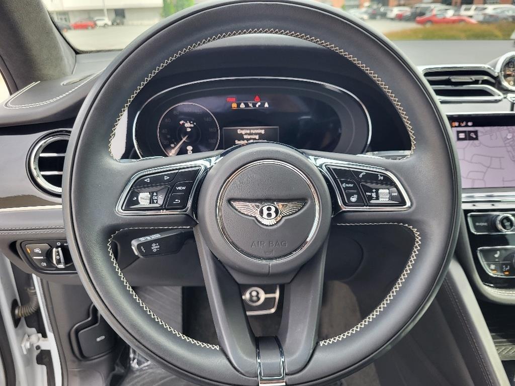 2021 Bentley Bentayga V8 photo 17