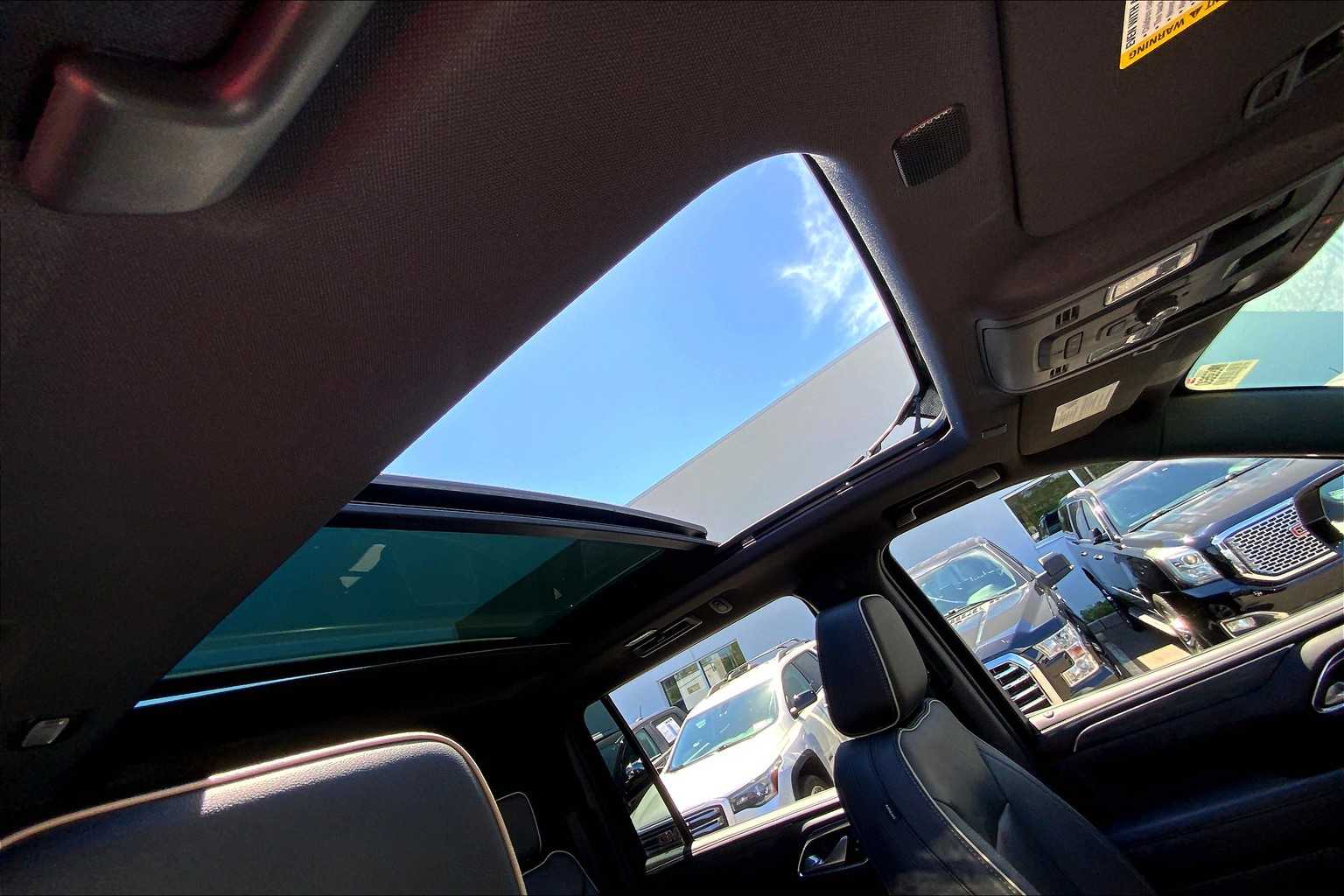 2022 Gmc Yukon XL SLT photo 16
