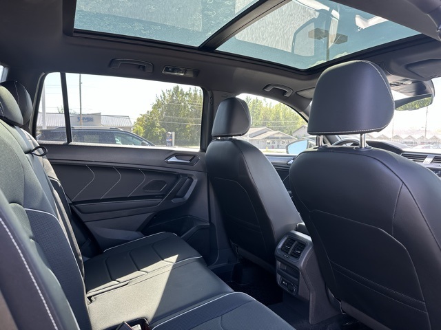 2022 Volkswagen Tiguan SEL Premium R-Line photo 13