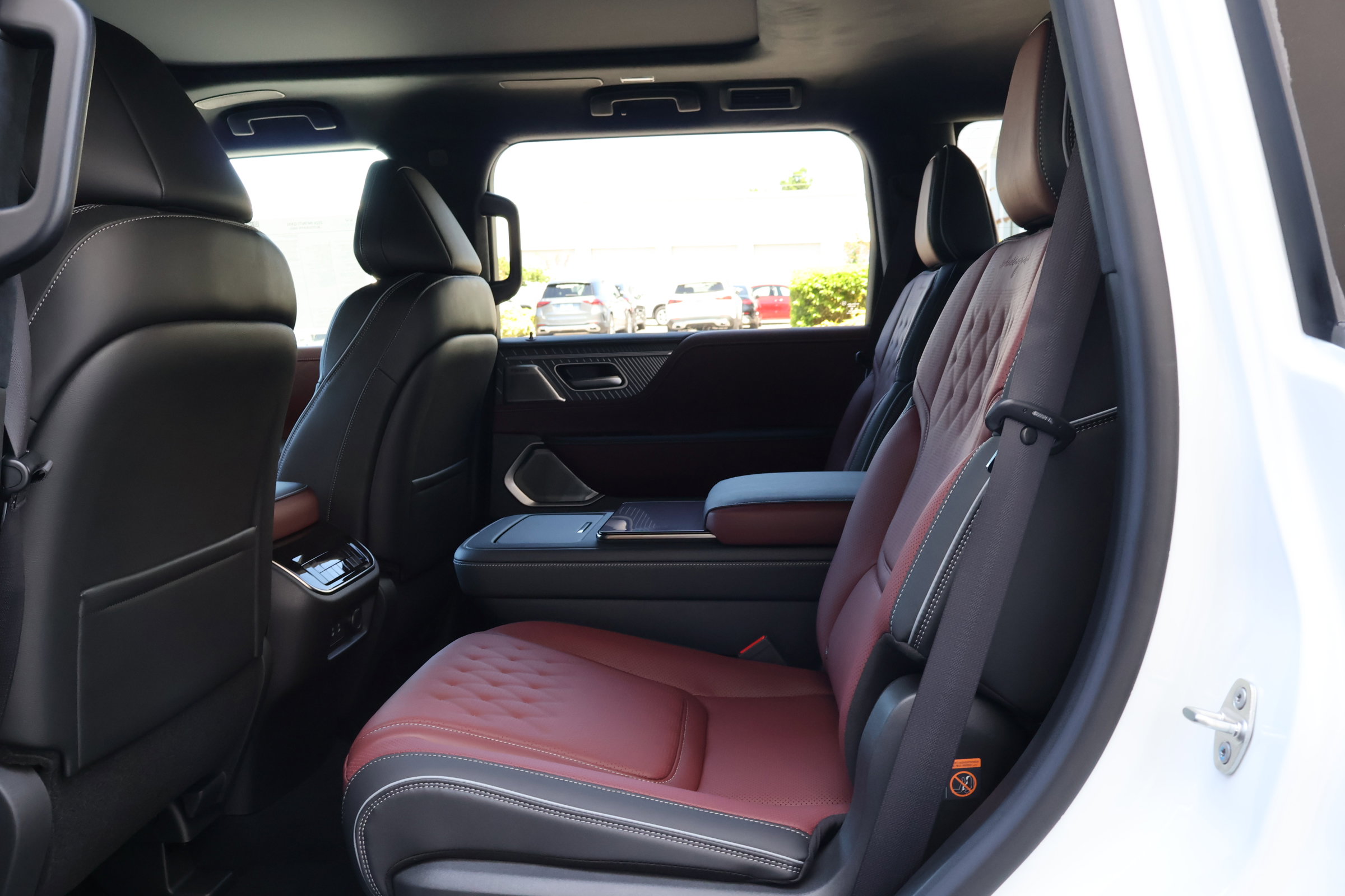 2026 Infiniti QX80 photo 17
