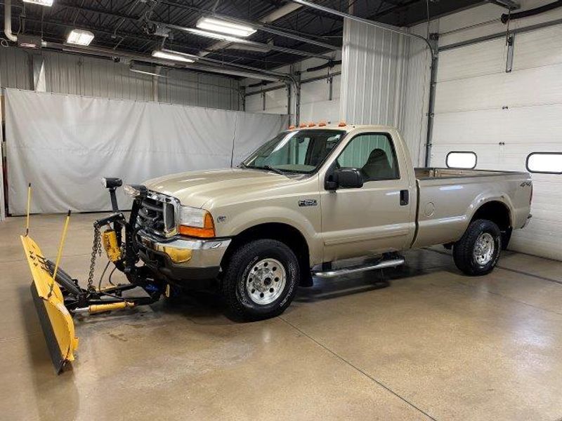 Used 2001 Ford F-250 Super Duty XLT with VIN 1FTNF21L51EC04371 for sale in Manchester, IA