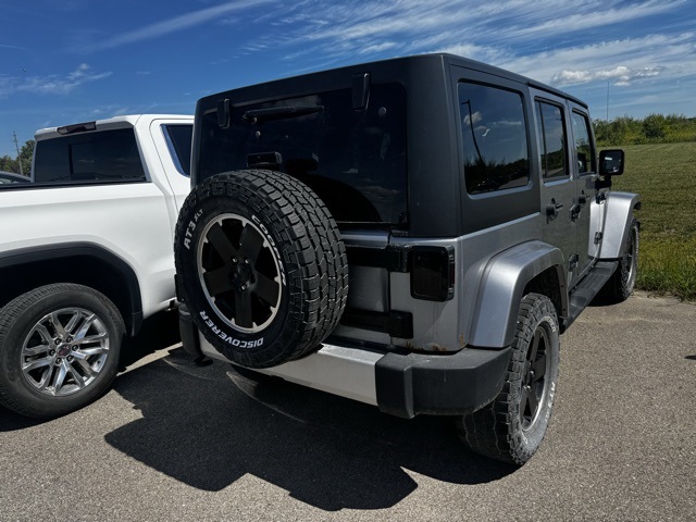 2014 Jeep Wrangler Unlimited Sahara photo 8