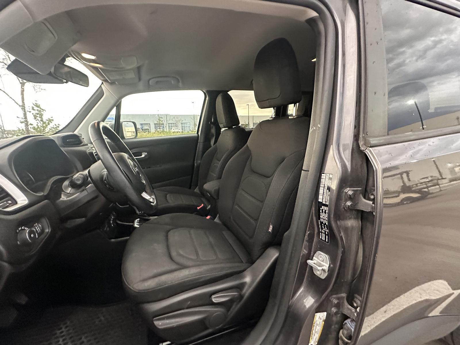 2019 Jeep Renegade Latitude photo 8
