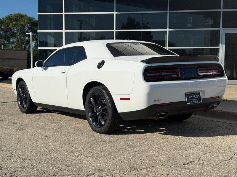 2020 Dodge Challenger SXT AWD photo 6