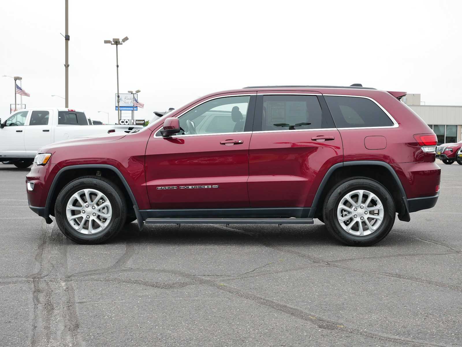 2022 Jeep Cherokee Laredo photo 3