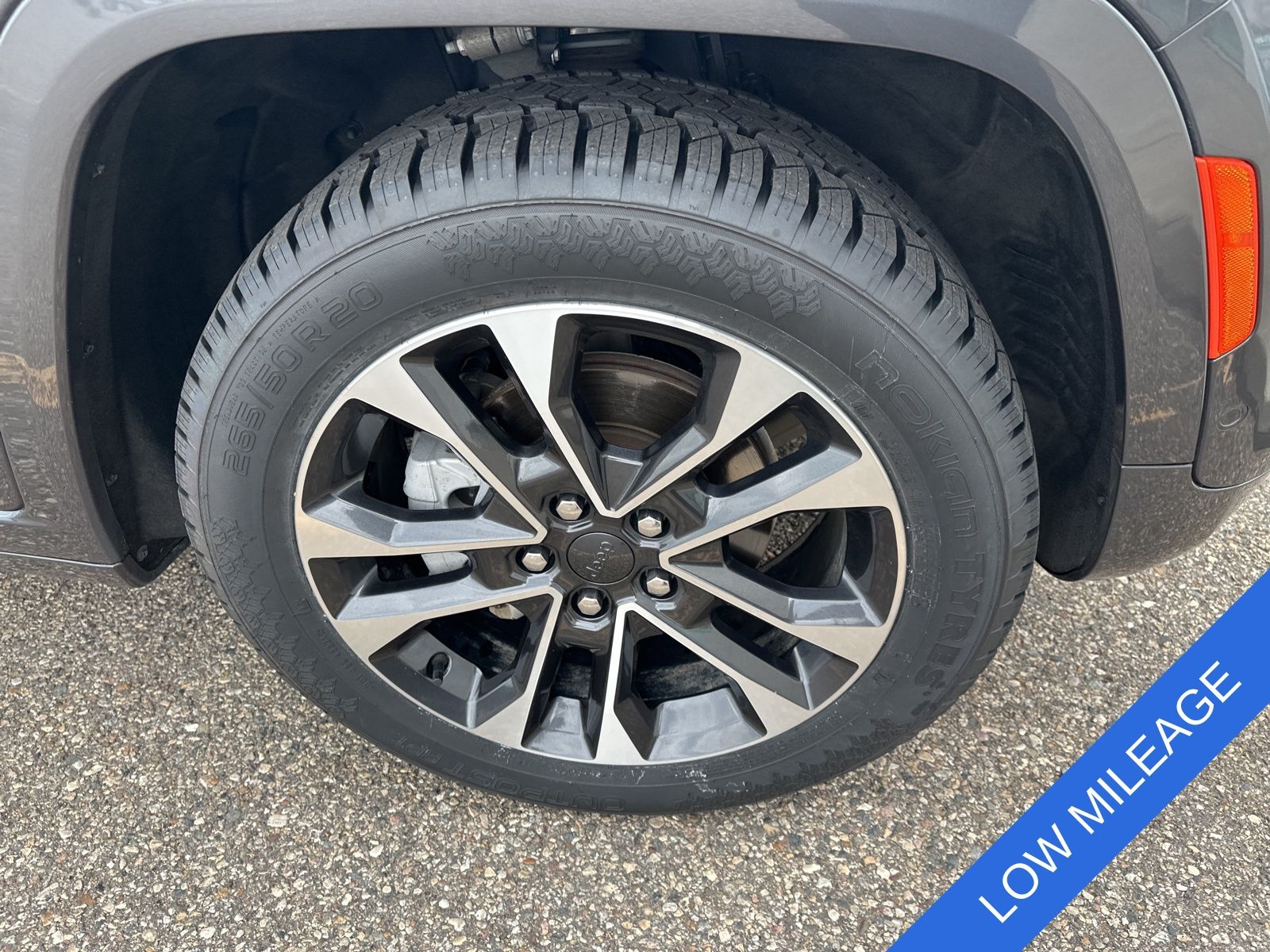 2022 Jeep Grand Cherokee Overland photo 4