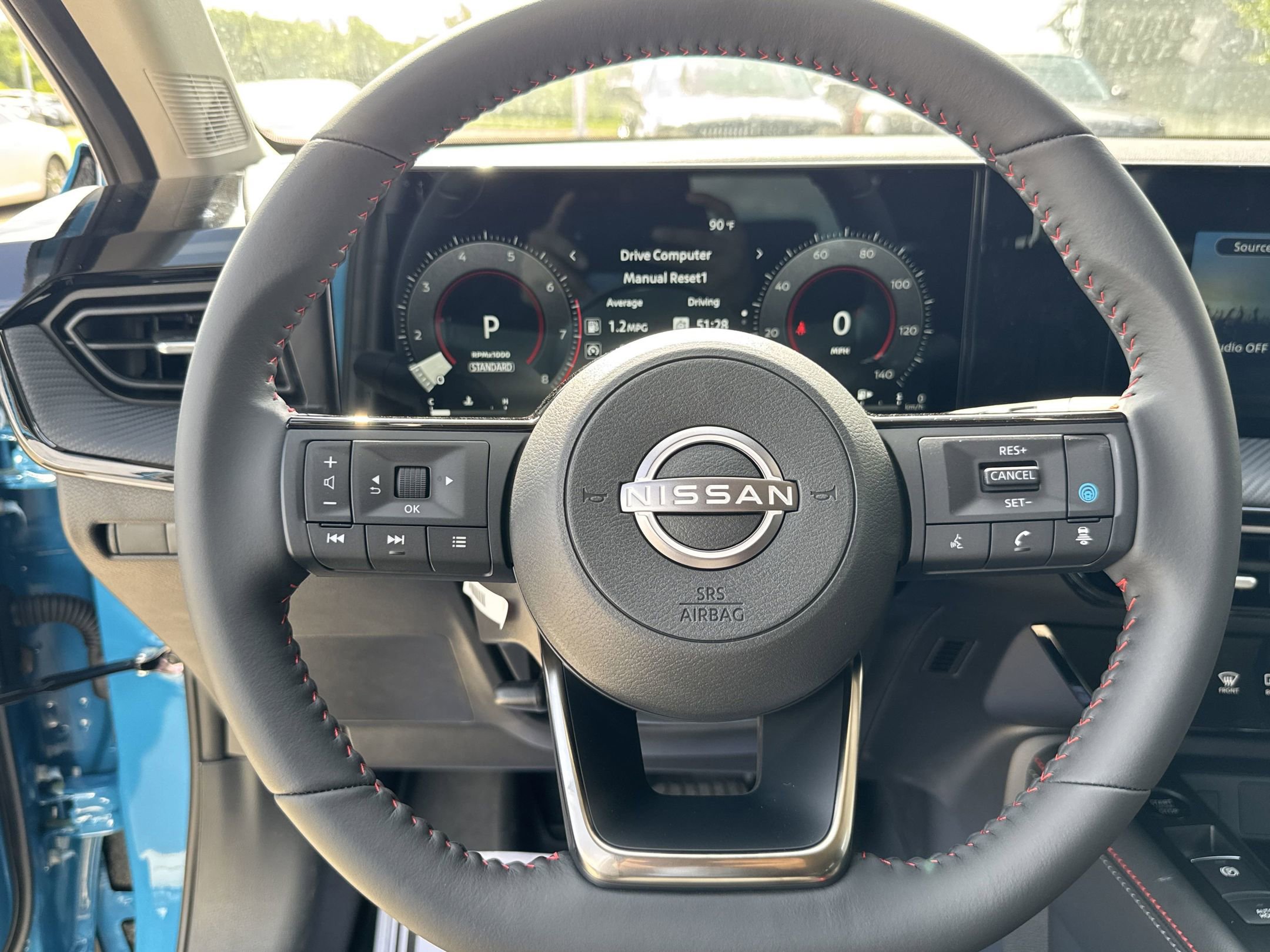 2025 Nissan Kicks SR photo 7