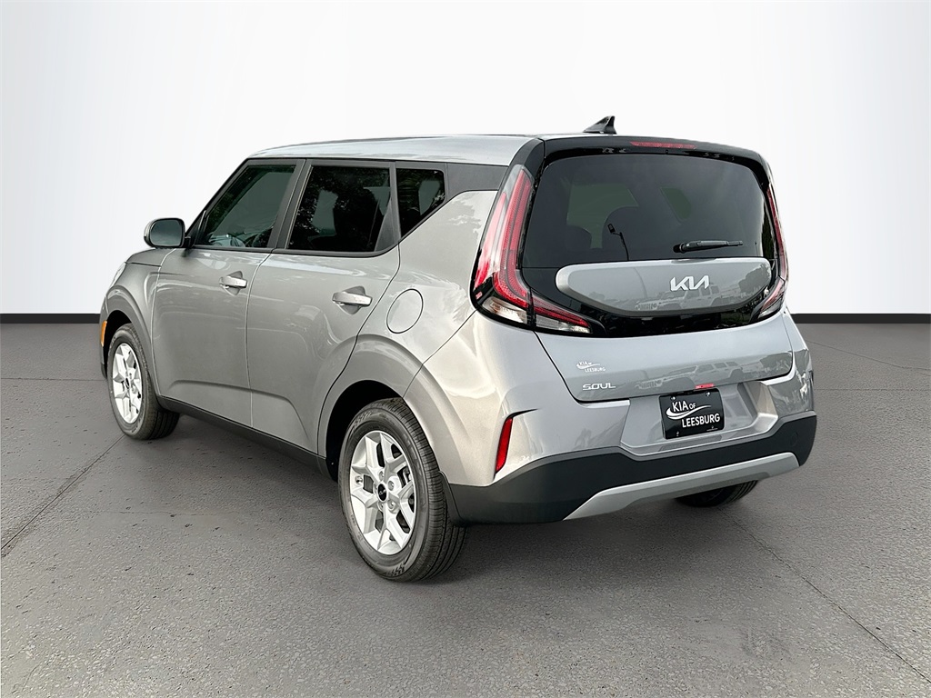 2025 Kia Soul LX photo 2
