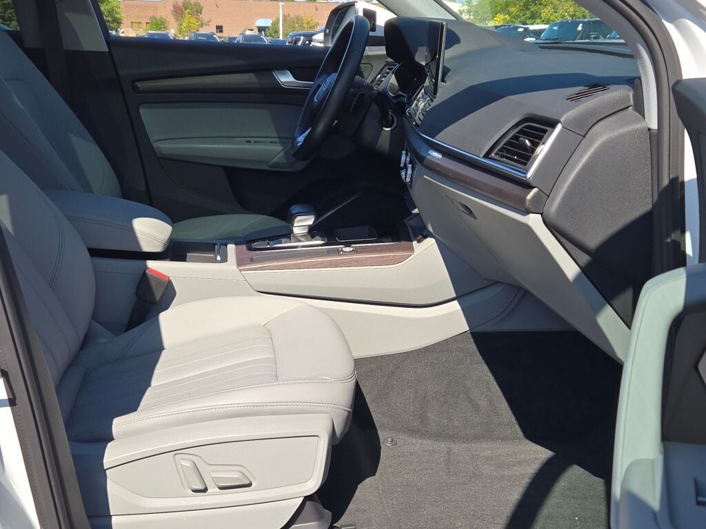 2022 Audi Q5 45 S line Premium photo 4