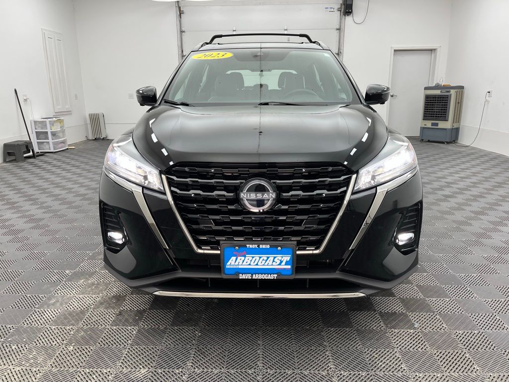 2023 Nissan Kicks SR photo 5
