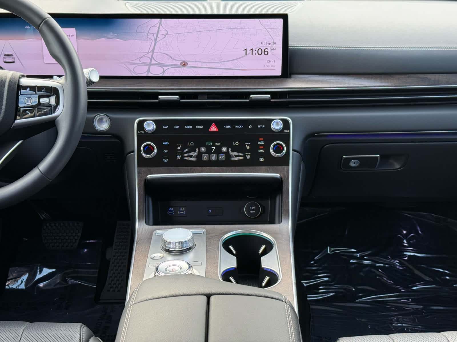 2025 Genesis GV80 2.5T Advanced photo 13