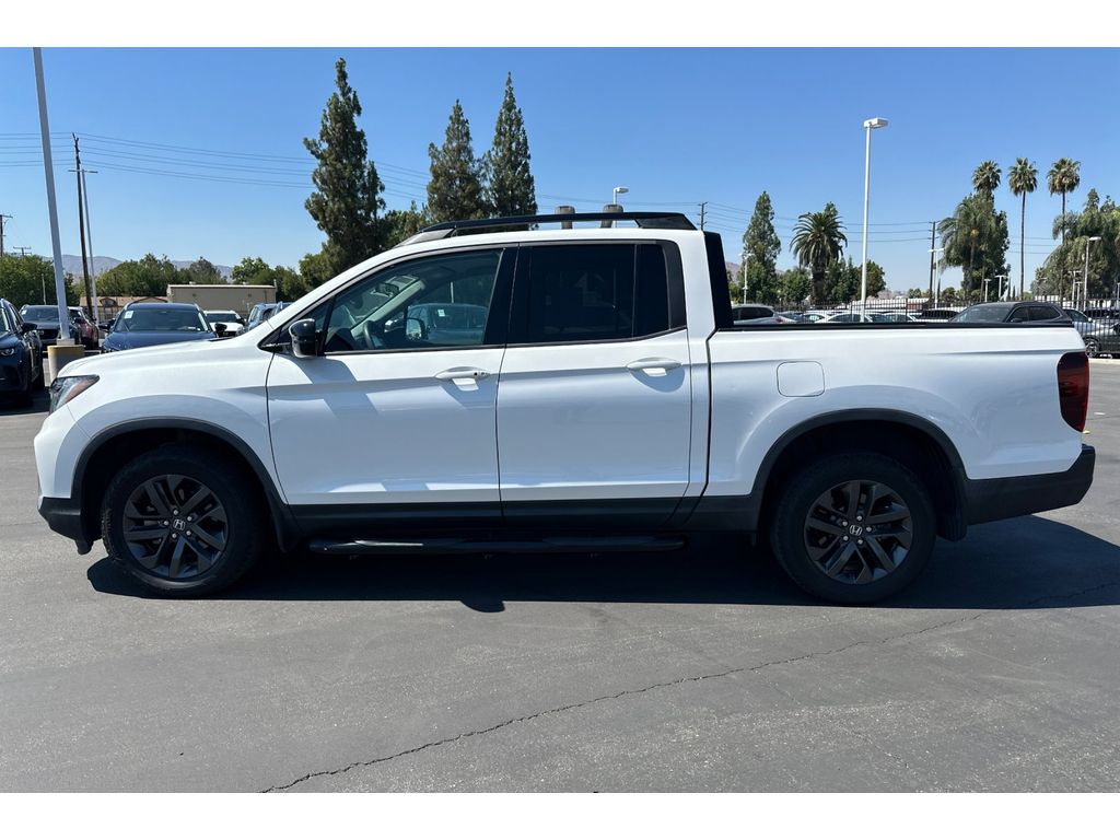 2021 Honda Ridgeline Sport photo 2