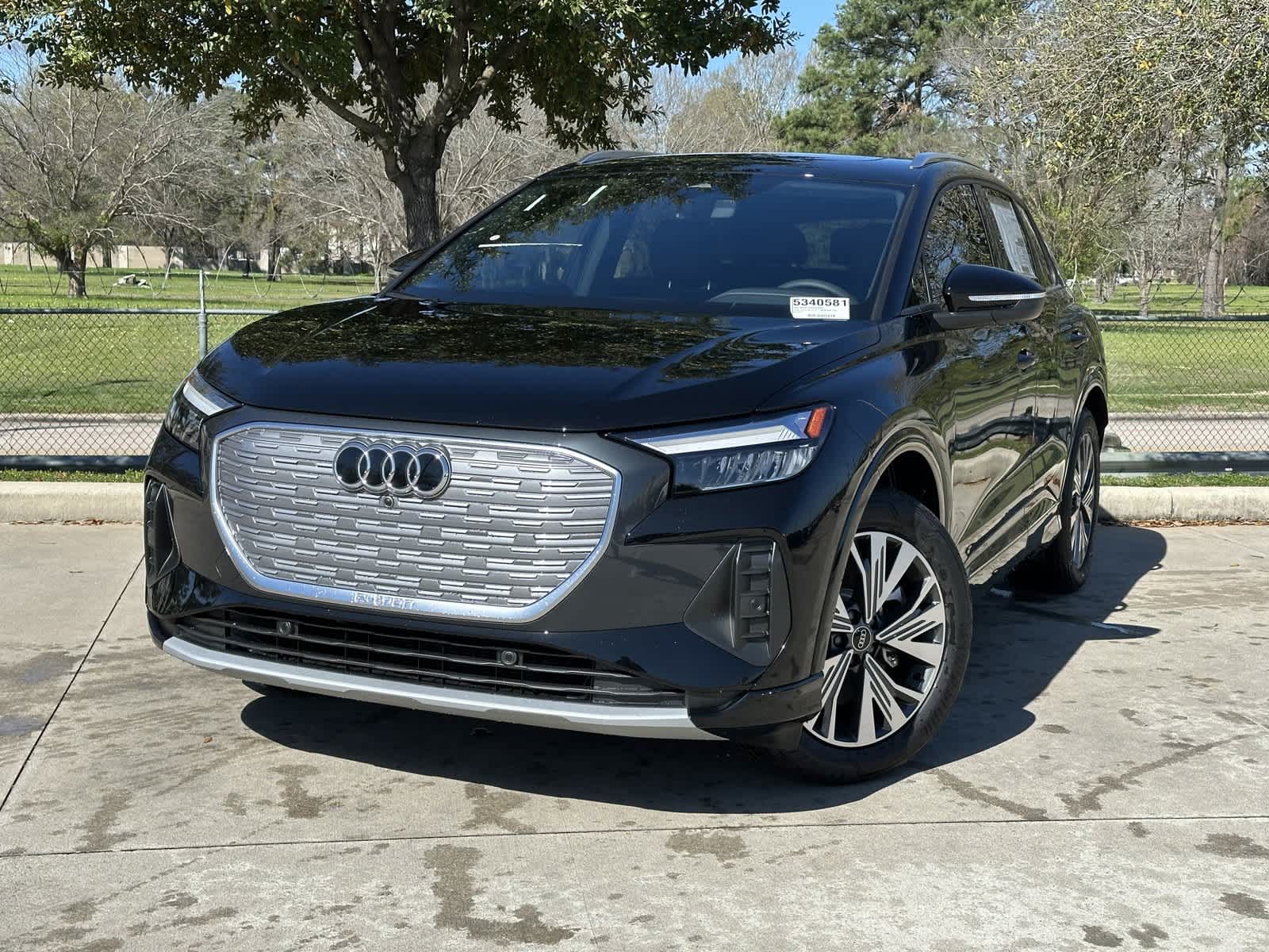 2025 Audi Q4 e-tron Premium Plus