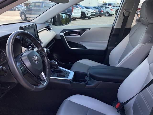2022 Toyota RAV4 XLE Premium photo 20