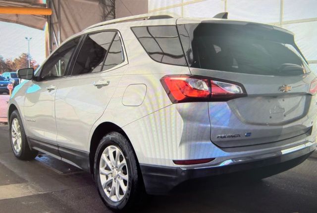 2018 Chevrolet Equinox LT photo 3