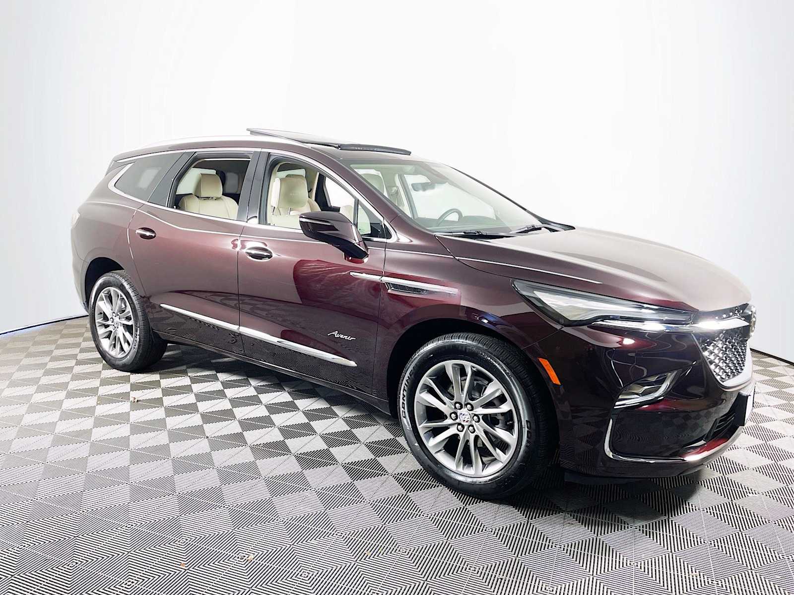 2024 Buick Enclave Avenir photo 3
