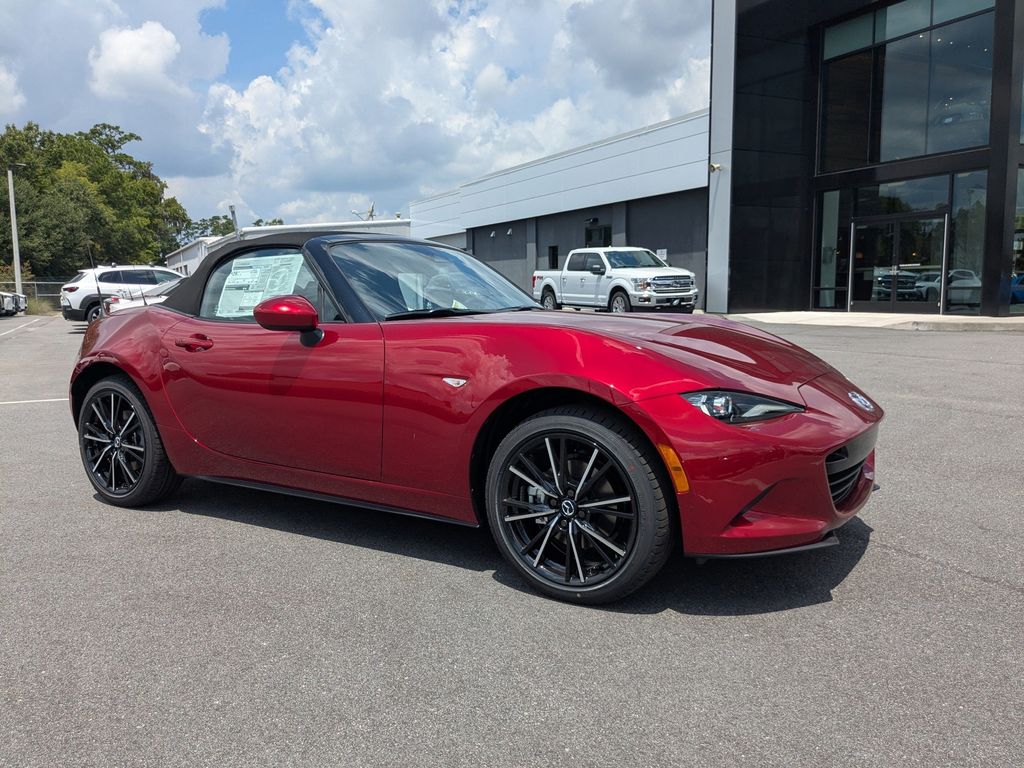 2025 Mazda MX-5 Miata Miata Grand Touring photo 2