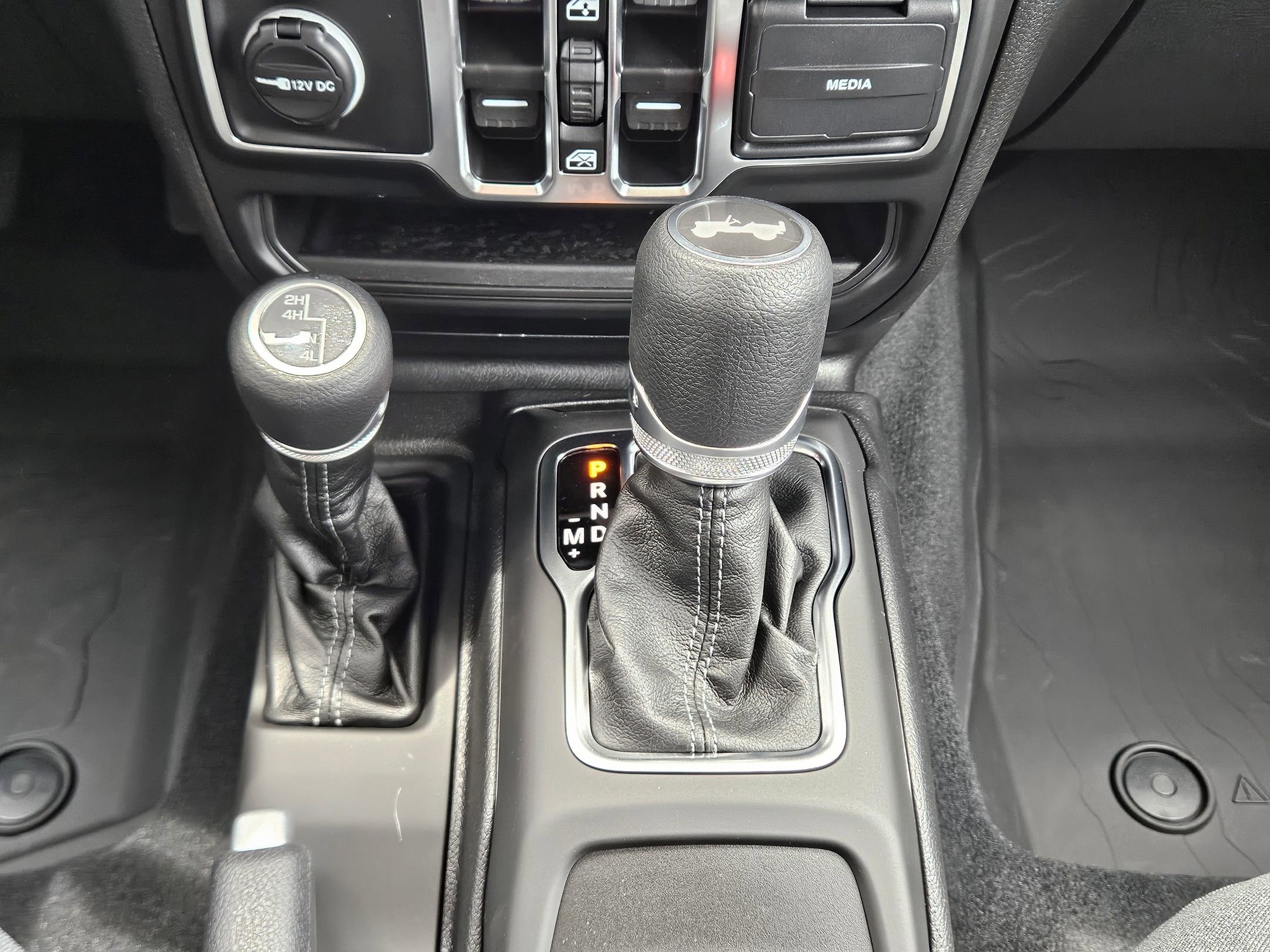 2025 Jeep Wrangler Sport S photo 11