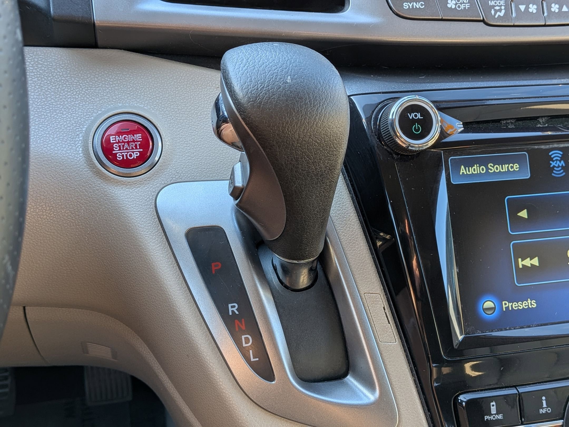 2016 Honda Odyssey EX-L photo 21