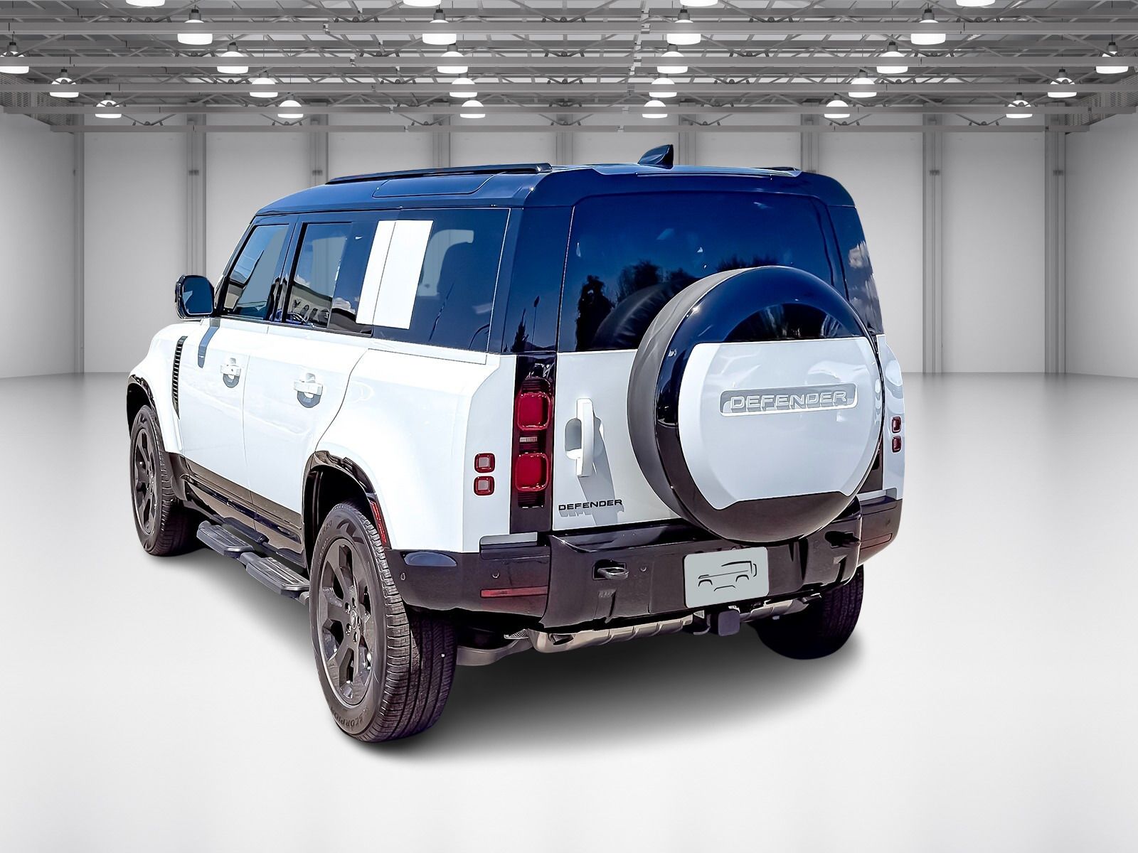2025 Land Rover Defender 110 X-Dynamic SE photo 3