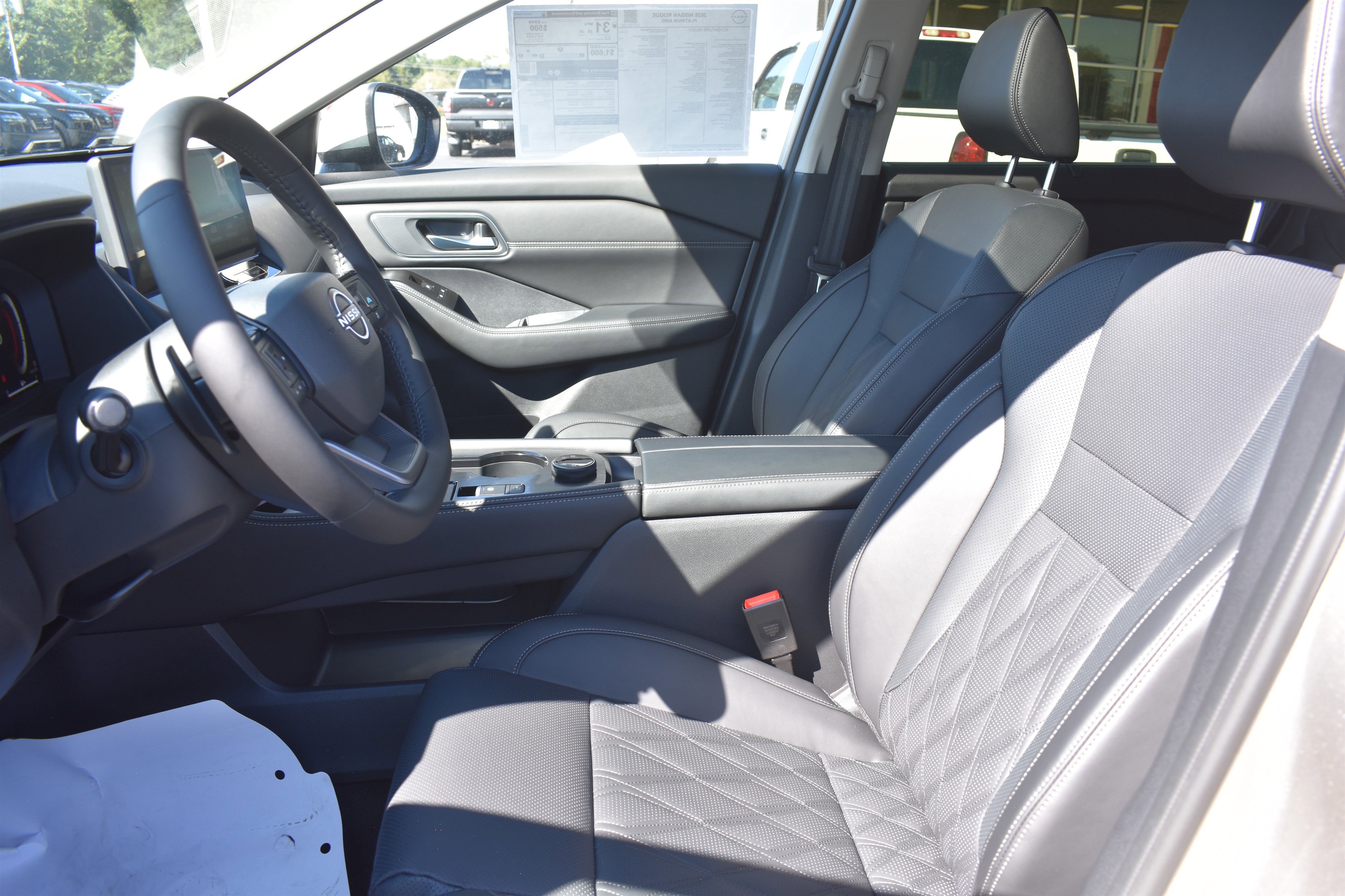 2026 Nissan Rogue Platinum photo 4