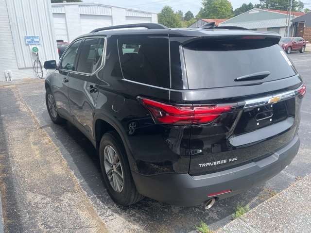 2022 Chevrolet Traverse Leather photo 2