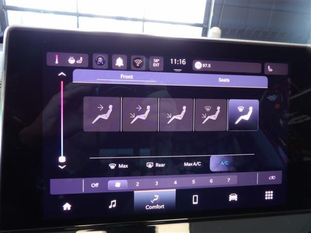 2022 Jeep Compass Latitude Lux photo 35