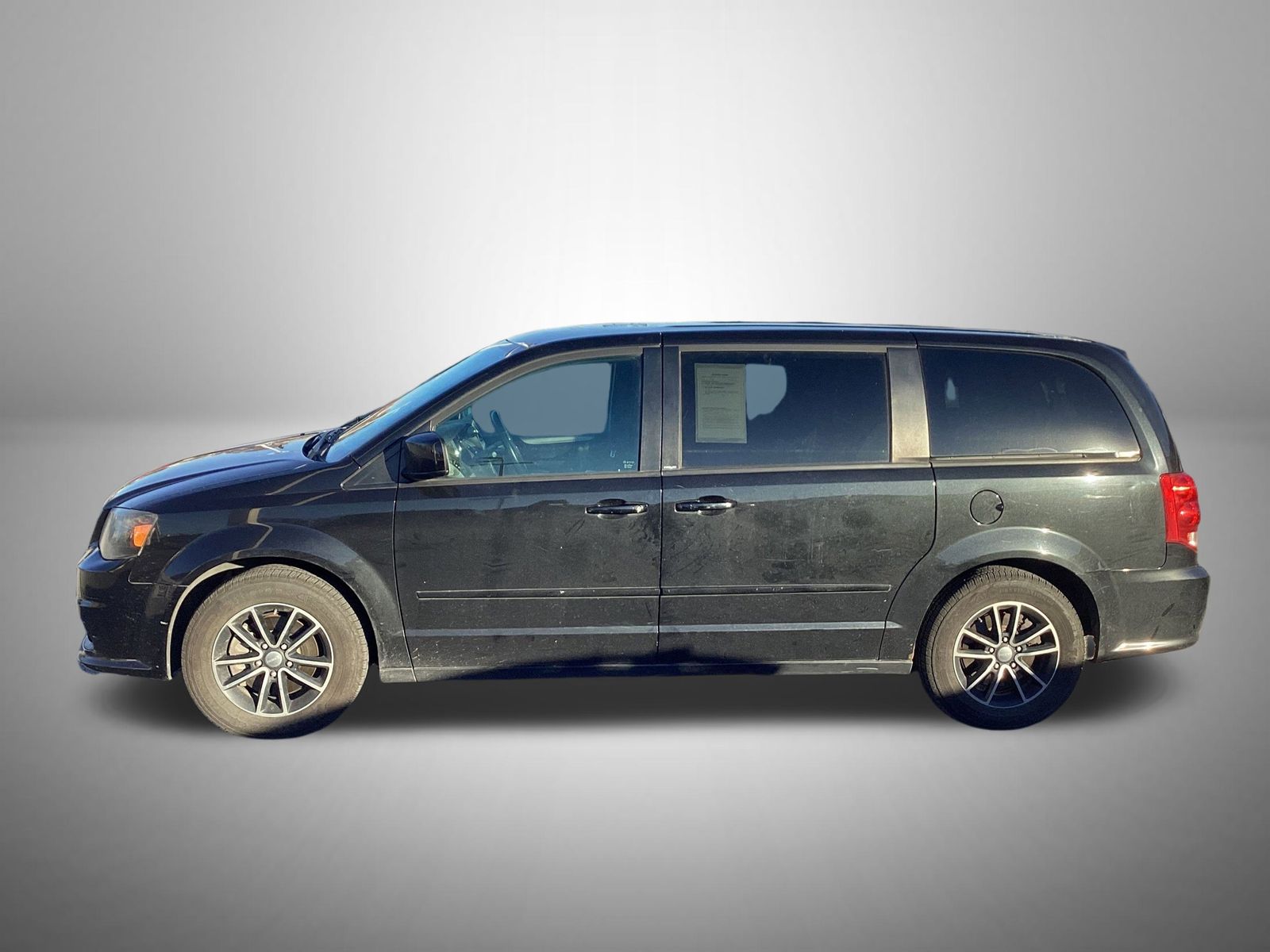 2014 Dodge Grand Caravan SXT photo 2