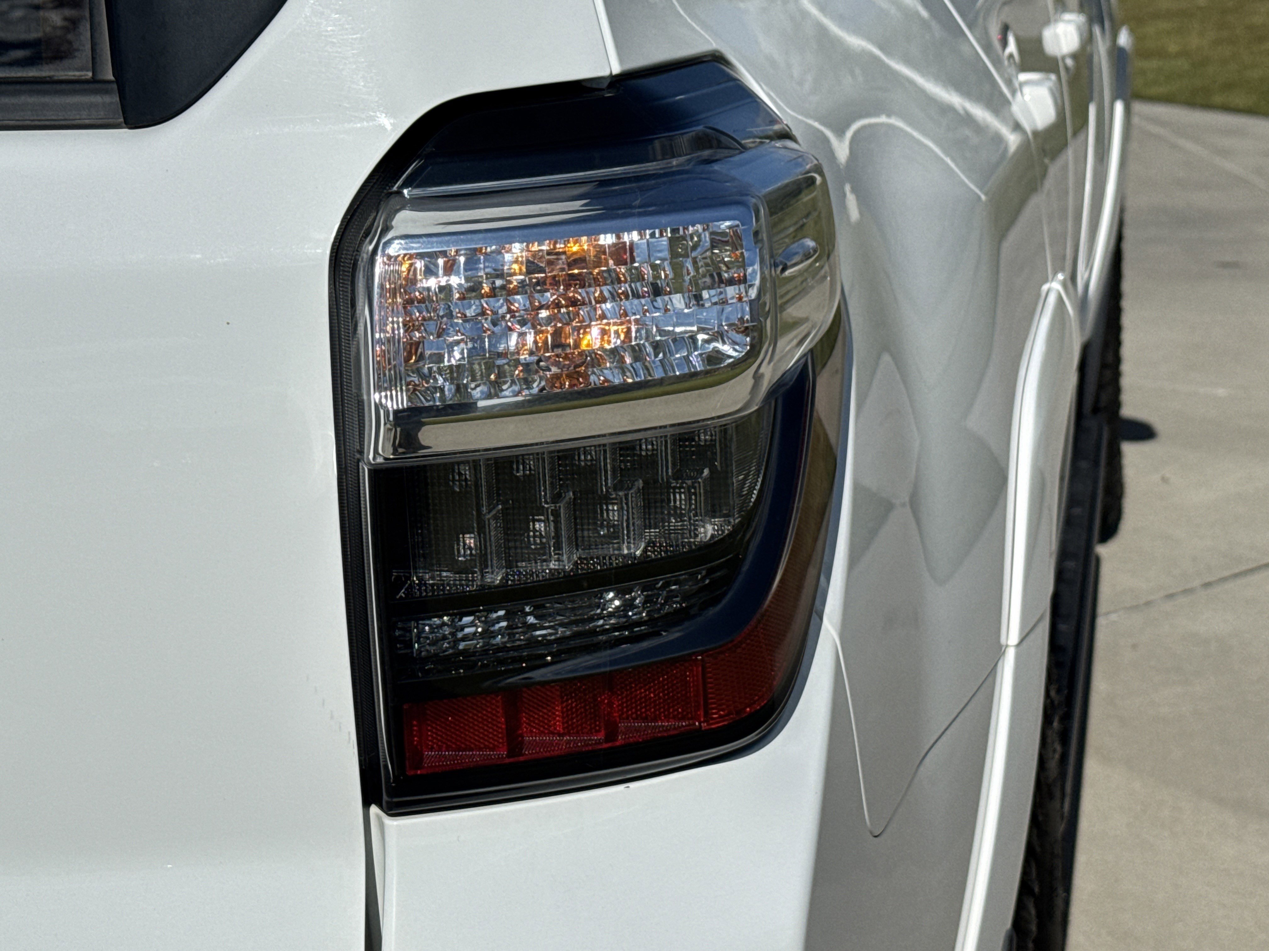 2023 Toyota 4Runner SR5 Premium photo 4