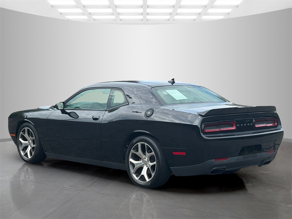 2017 Dodge Challenger SXT photo 4
