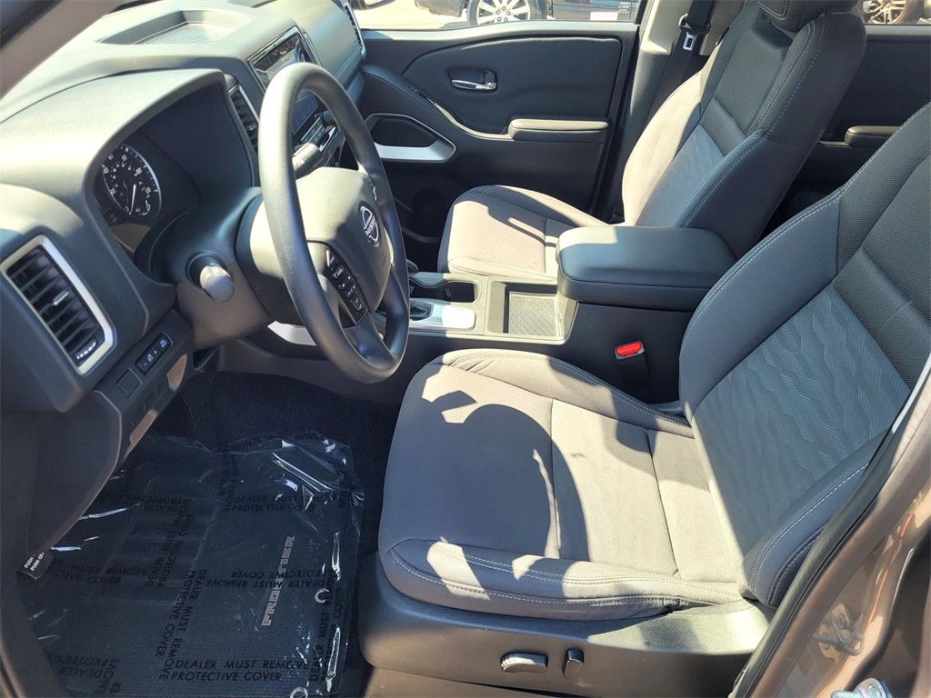 2023 Nissan Frontier SV photo 14
